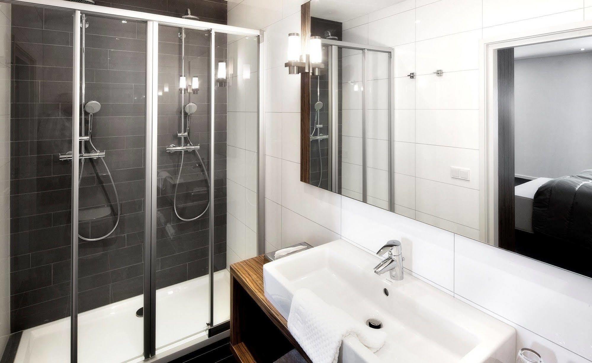 Valuas Hotel Venlo Luaran gambar